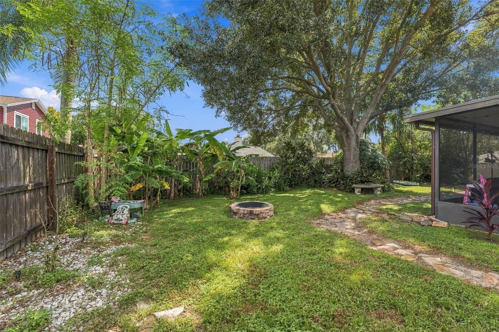 15801 COUNTRY LAKE DR