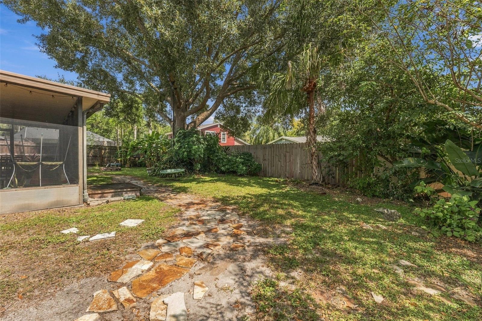 15801 COUNTRY LAKE DR