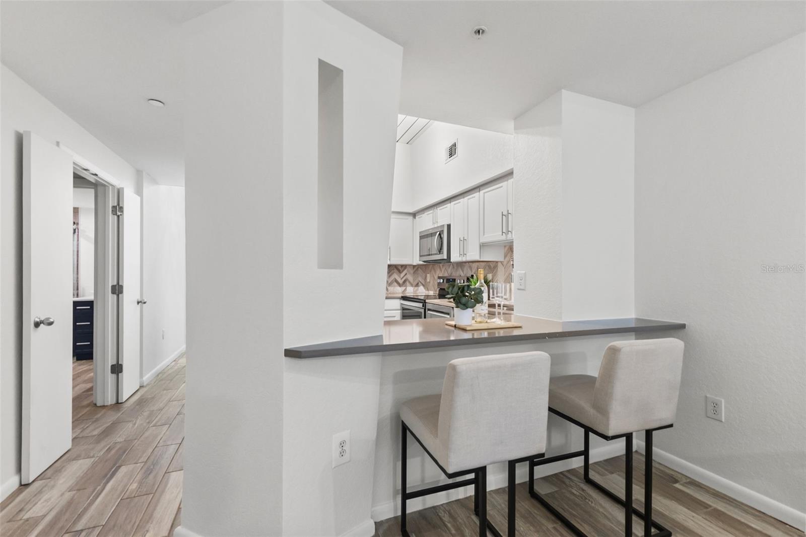 2411 W HORATIO ST #519