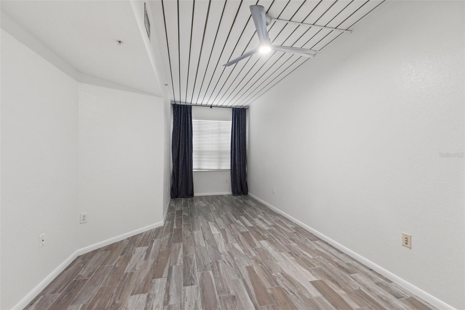 2411 W HORATIO ST #519