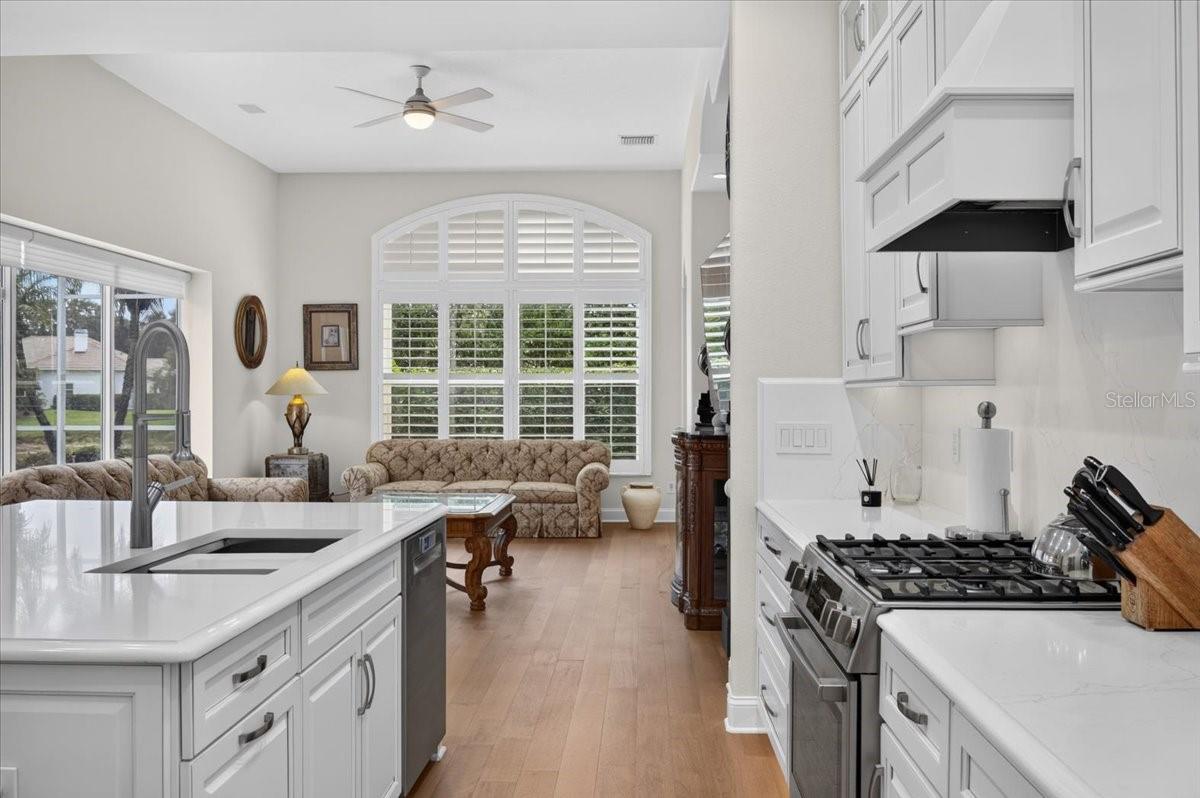 9101 WOODRIDGE RUN DR