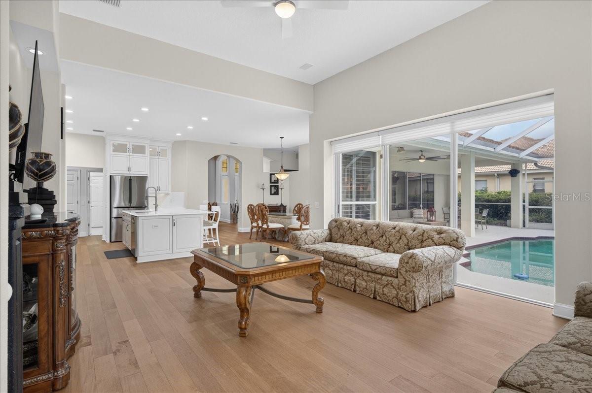 9101 WOODRIDGE RUN DR