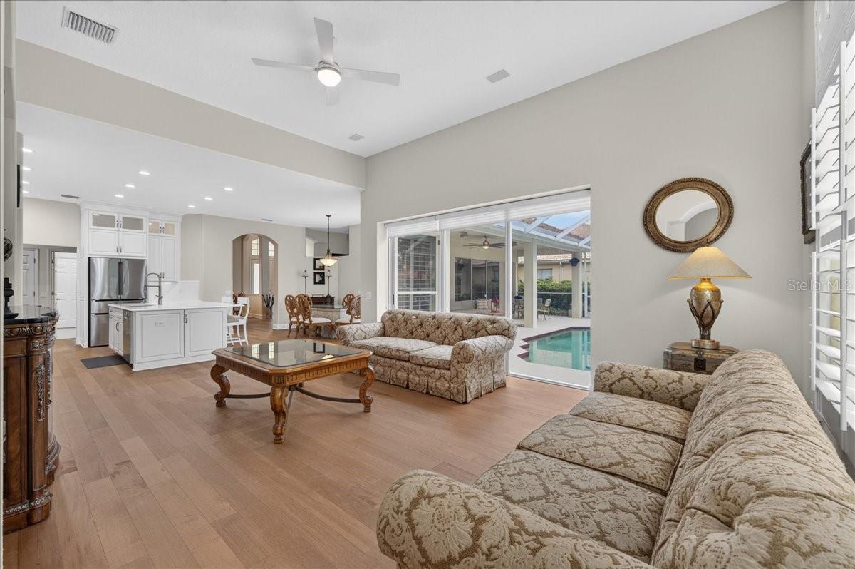 9101 WOODRIDGE RUN DR