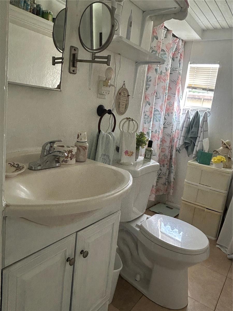 6437 WESTSIDE DR