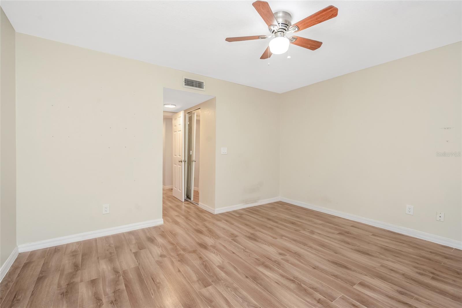 6308 NEWTOWN CIR #8C1