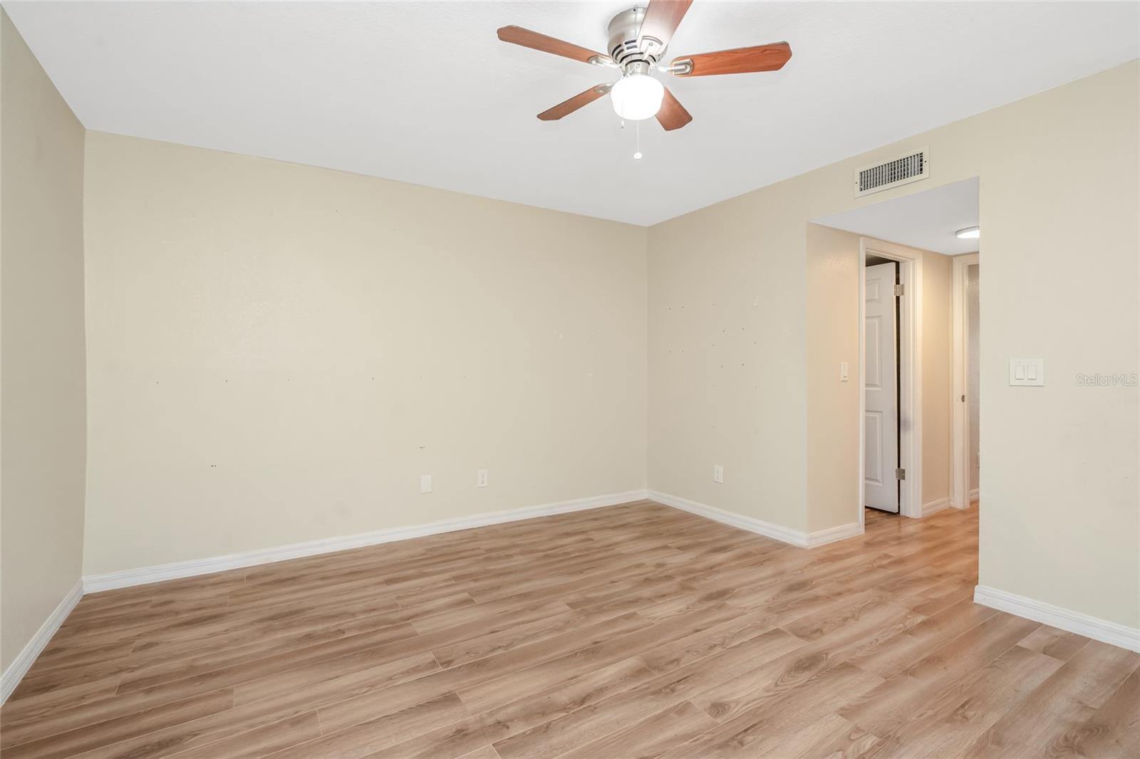 6308 NEWTOWN CIR #8C1