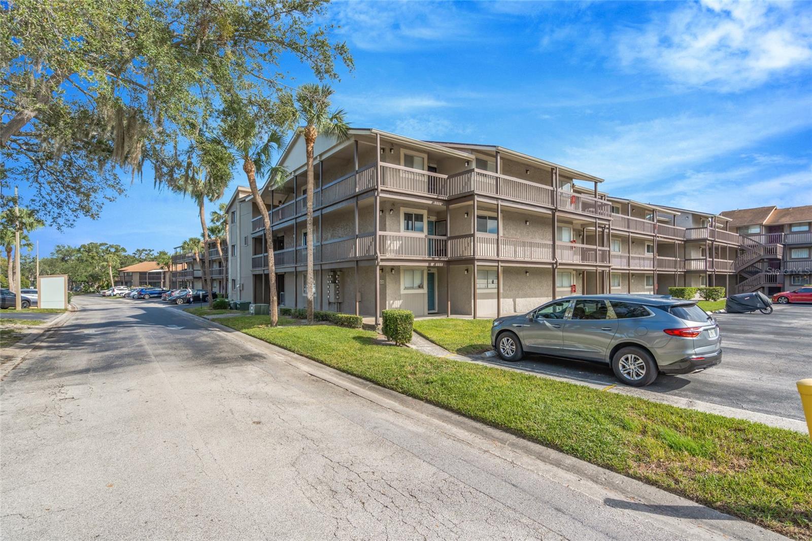 6308 NEWTOWN CIR #8C1