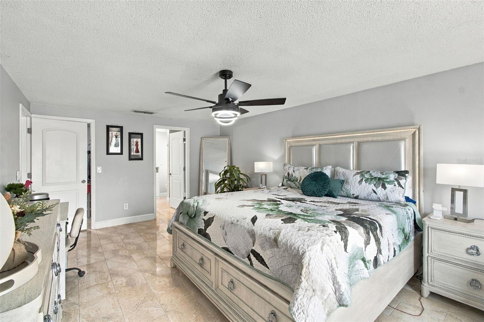 1325 OAKCREST DR