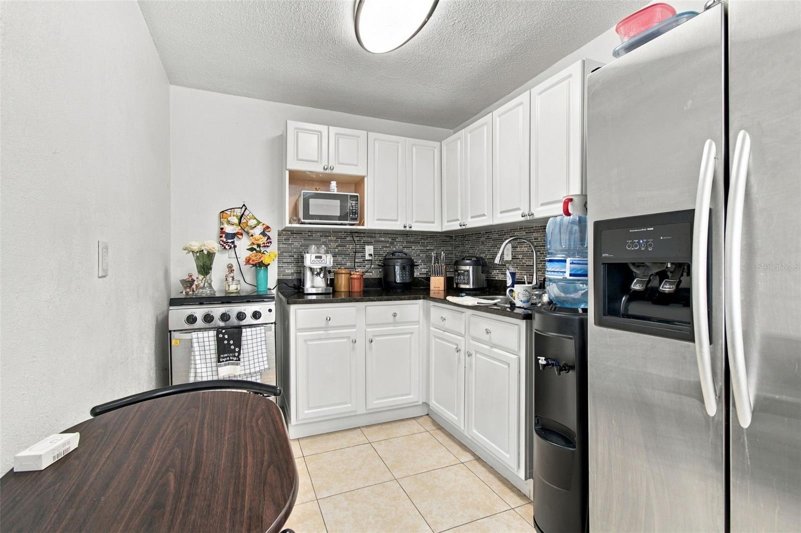 1325 OAKCREST DR