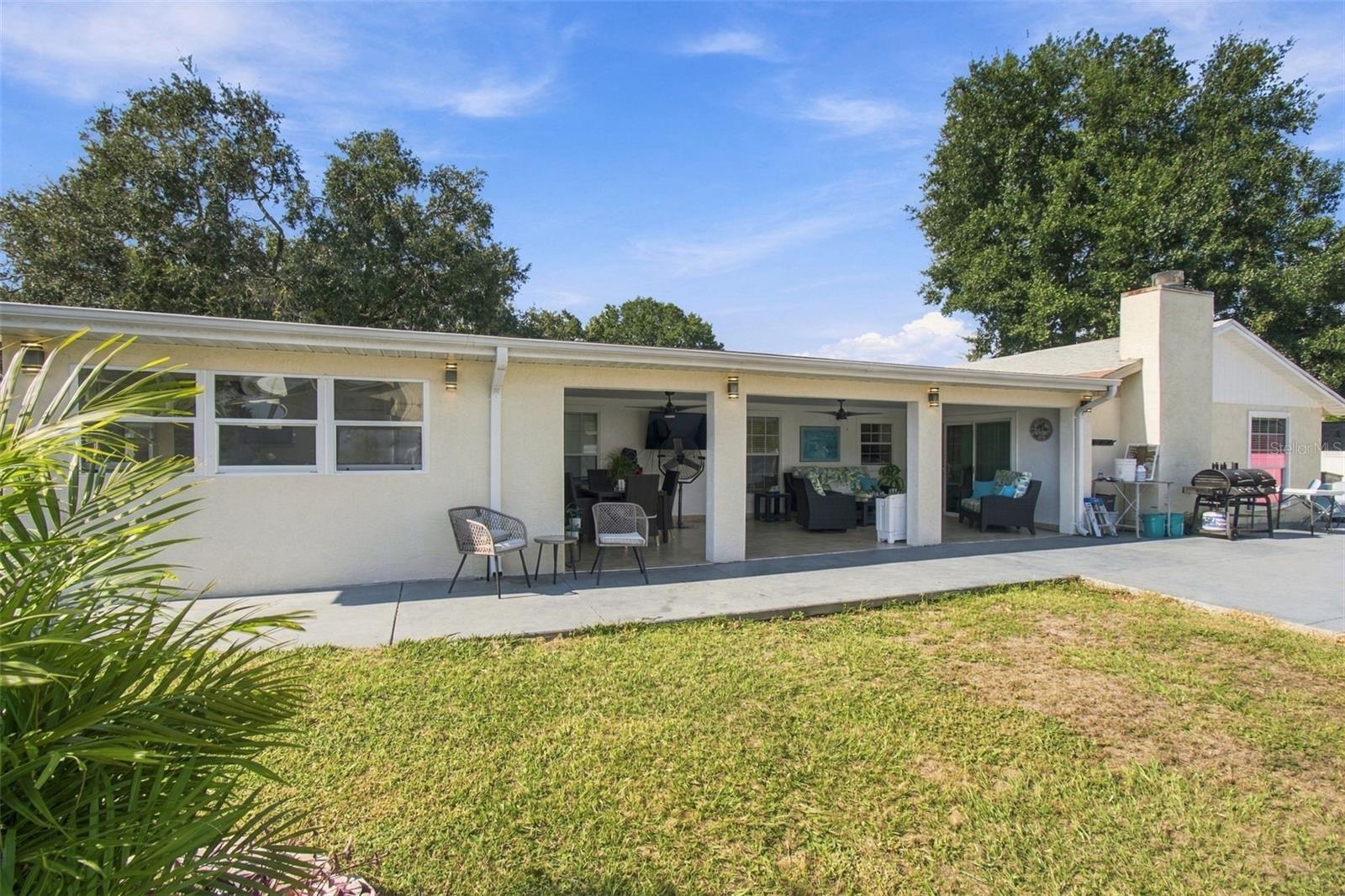 1325 OAKCREST DR