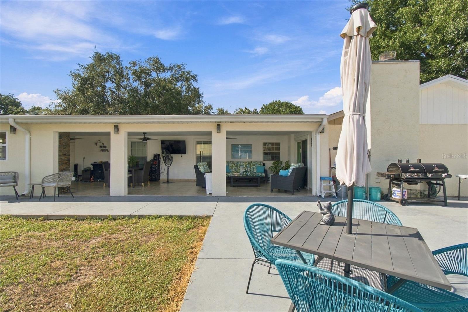 1325 OAKCREST DR
