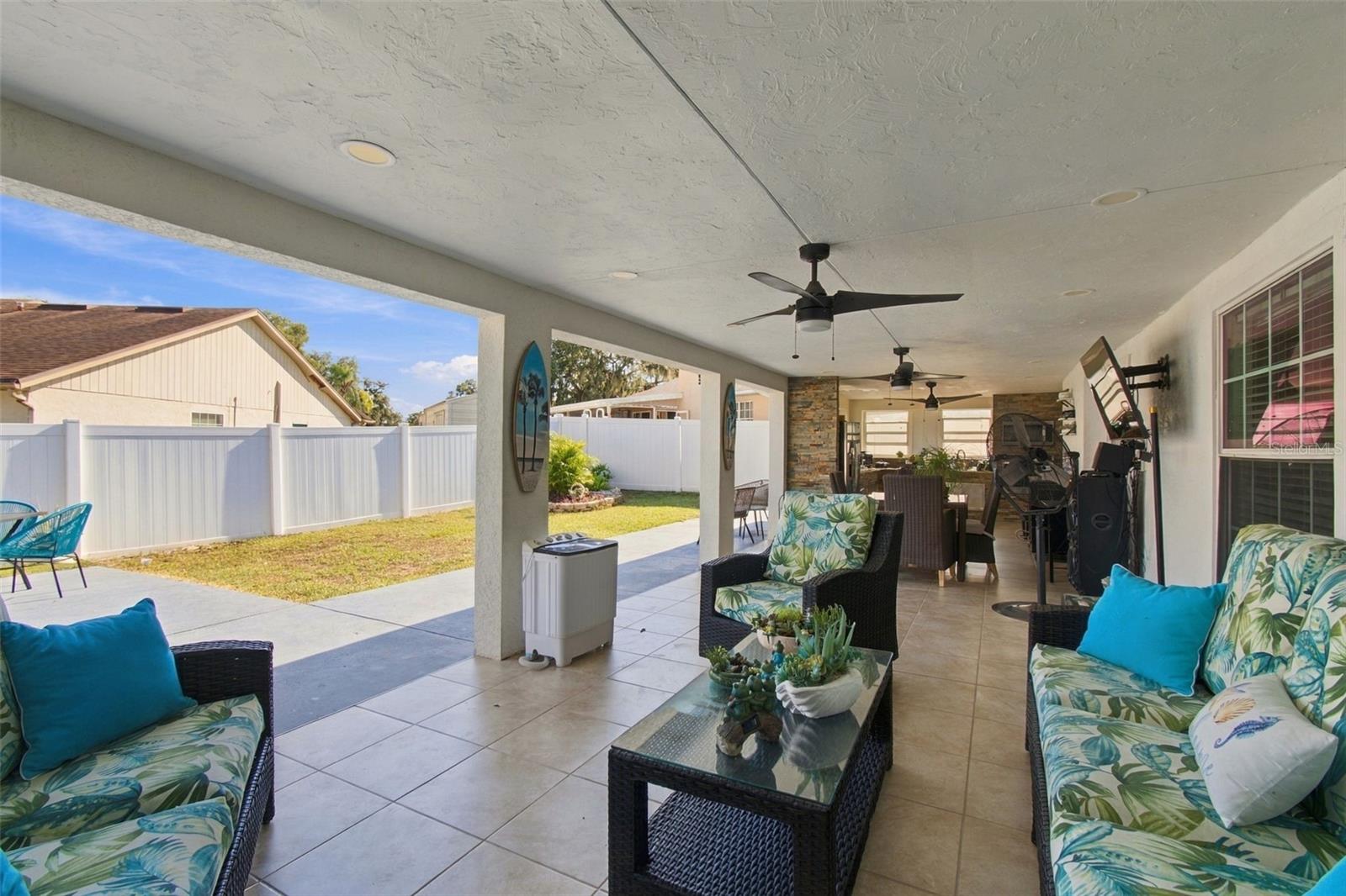 1325 OAKCREST DR