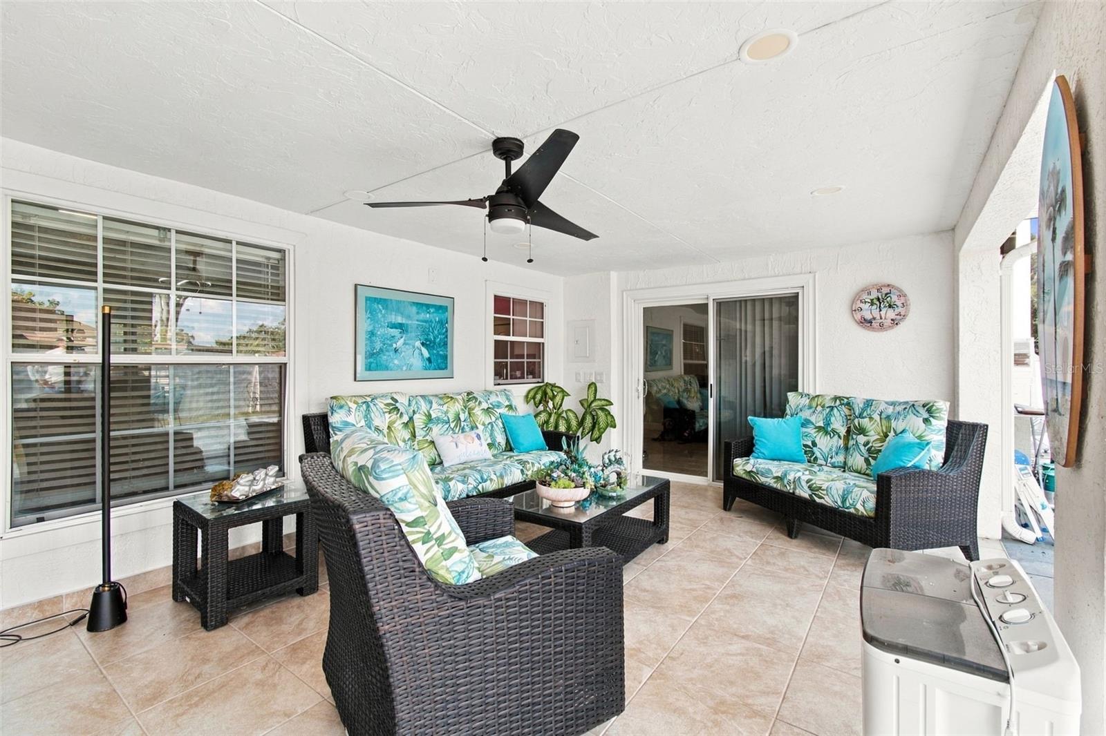 1325 OAKCREST DR