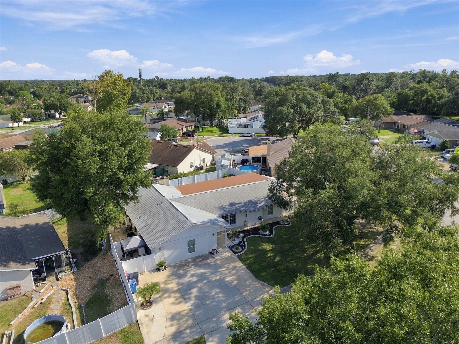1325 OAKCREST DR