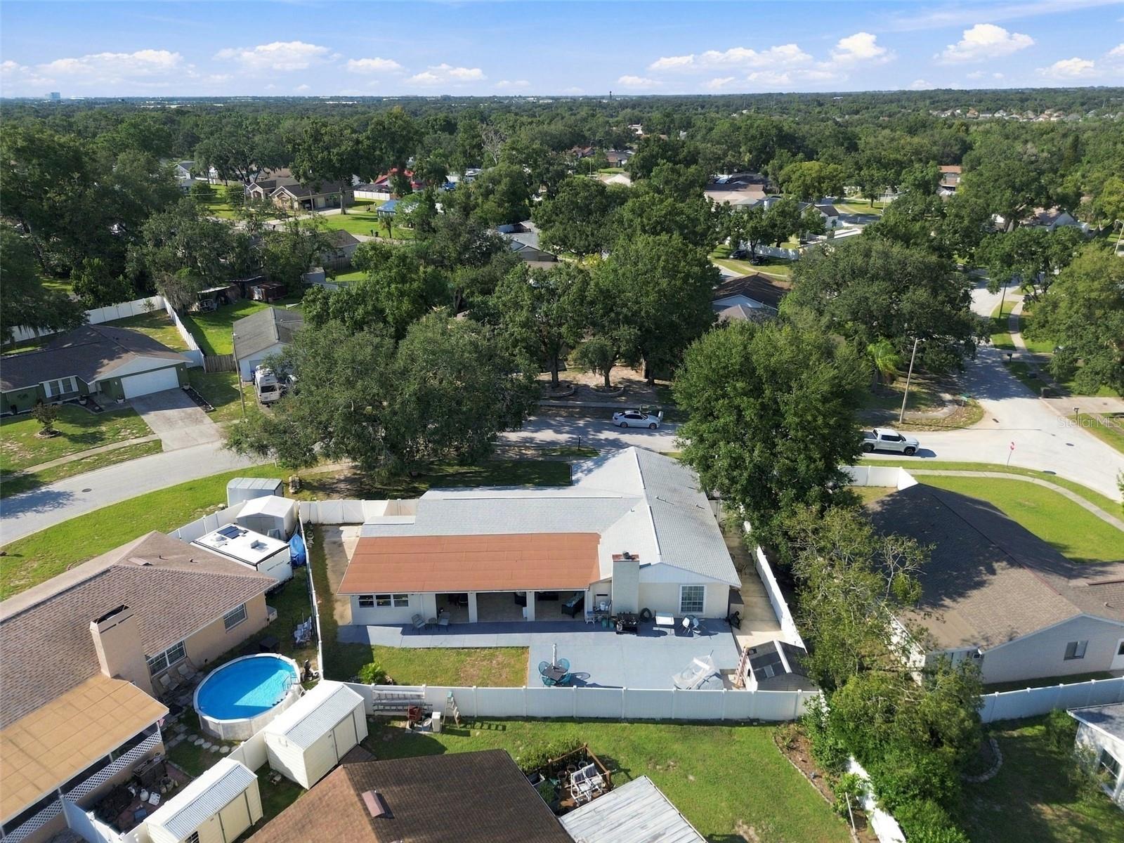 1325 OAKCREST DR