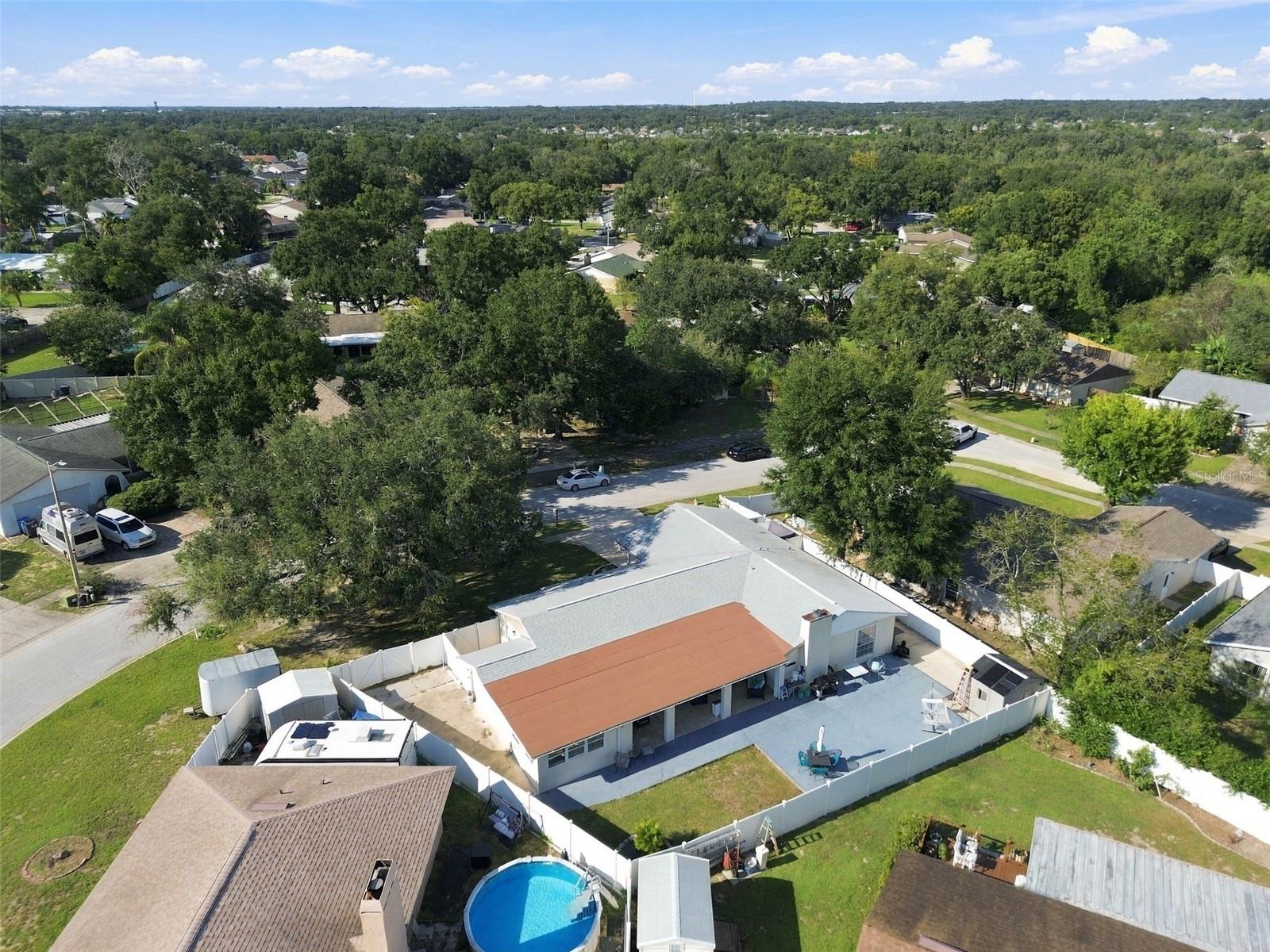 1325 OAKCREST DR