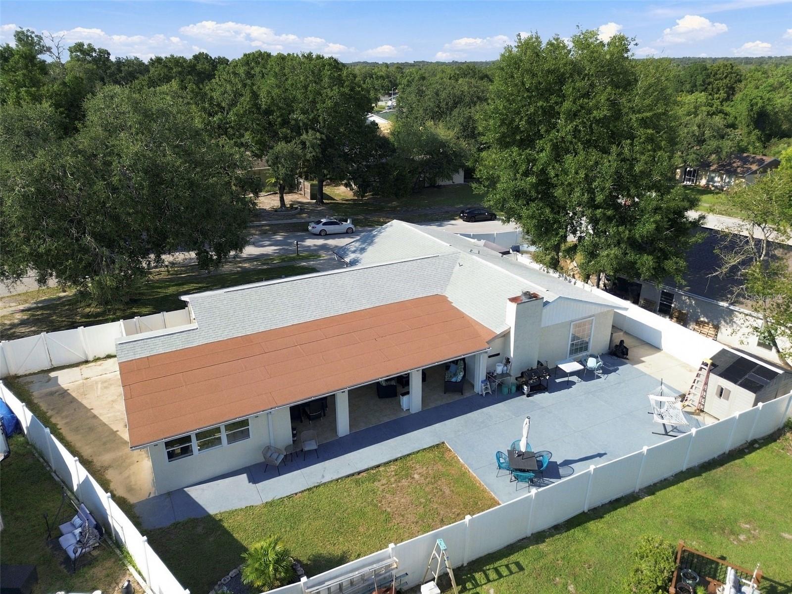 1325 OAKCREST DR