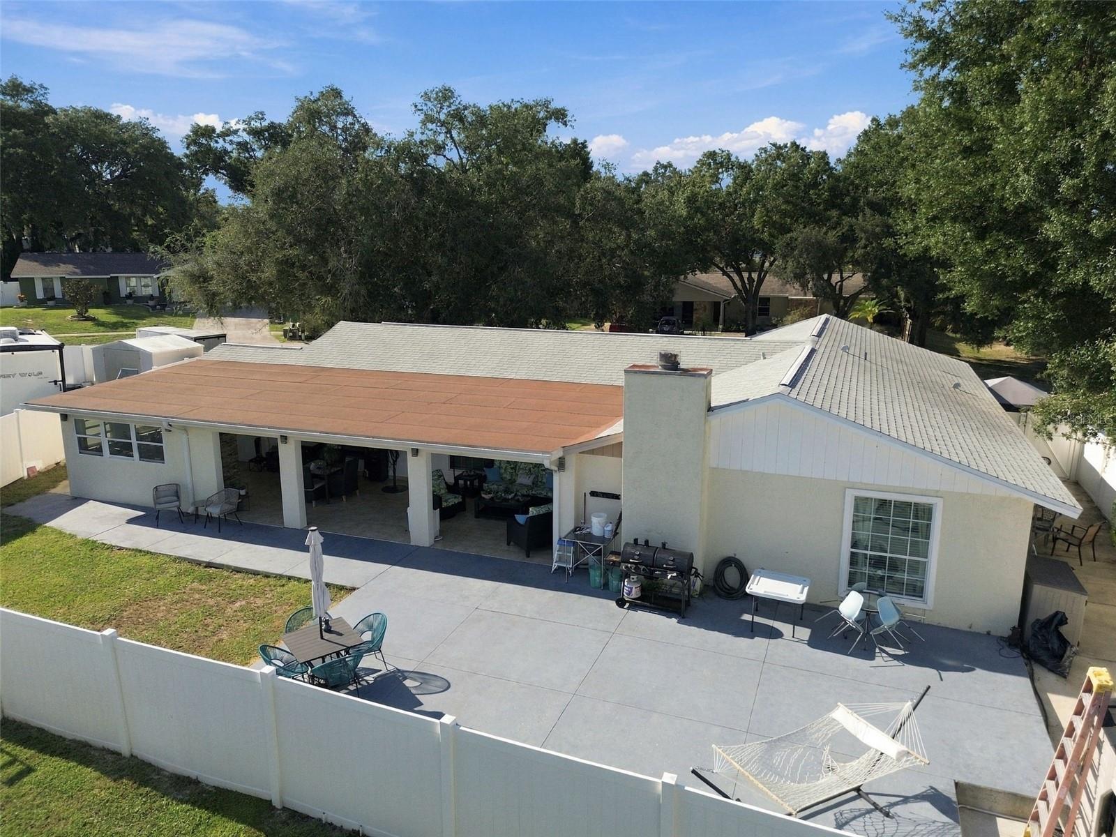 1325 OAKCREST DR