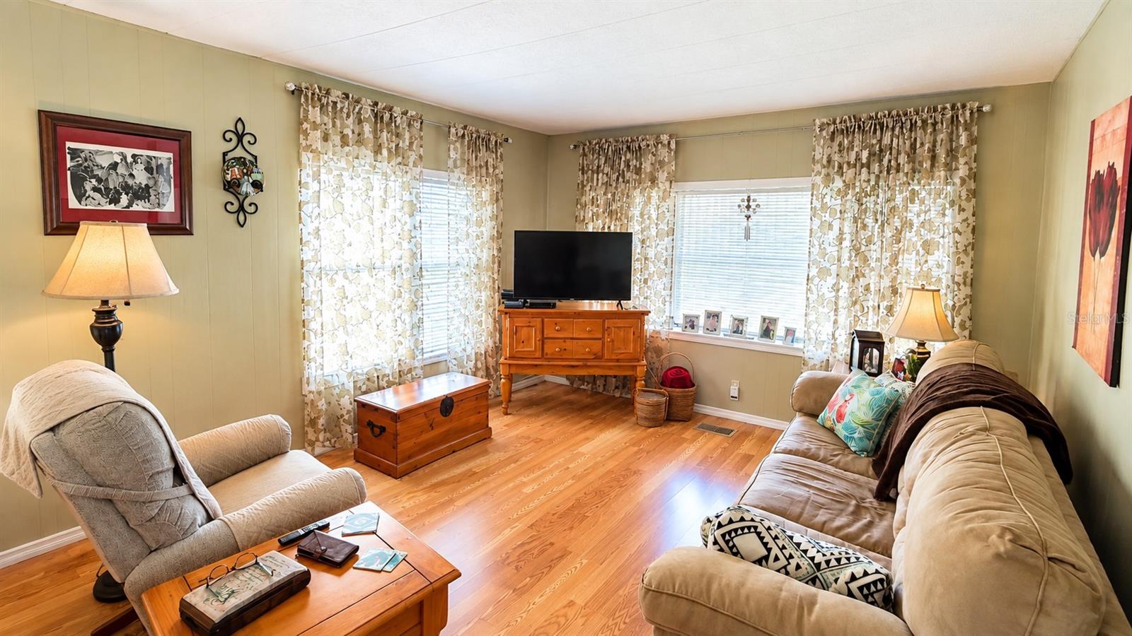 3517 TIKI DR