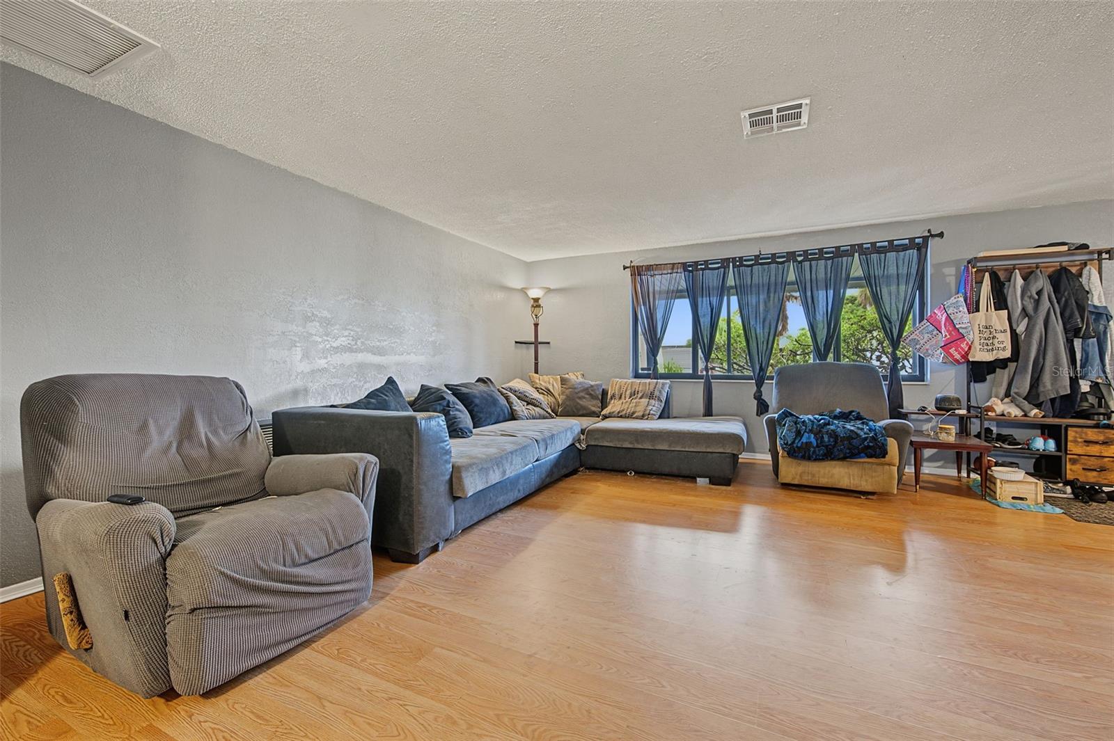 7234 ASHWOOD DR