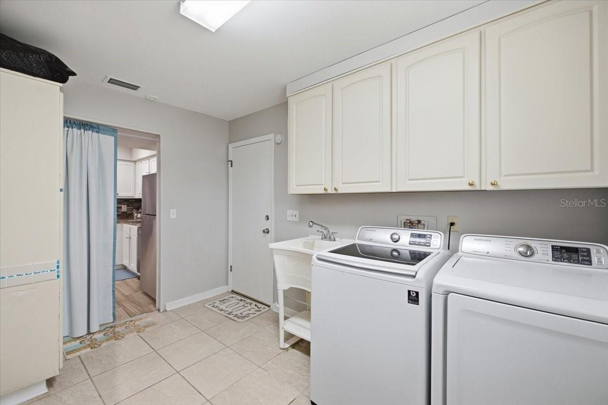 1801 ORCHID CT