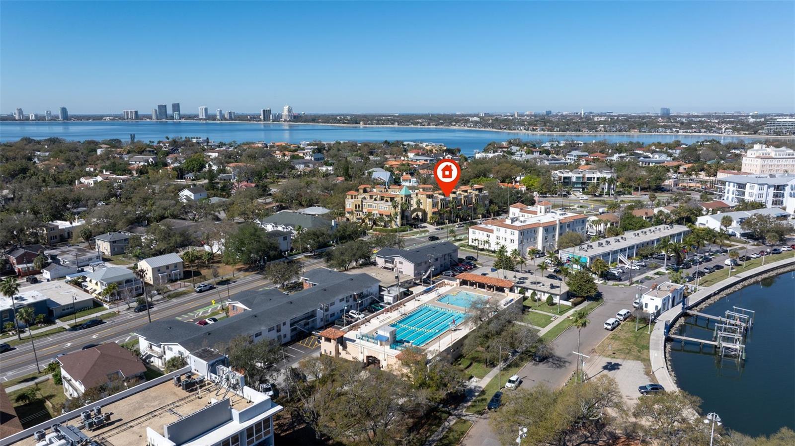 114 E DAVIS BLVD #4