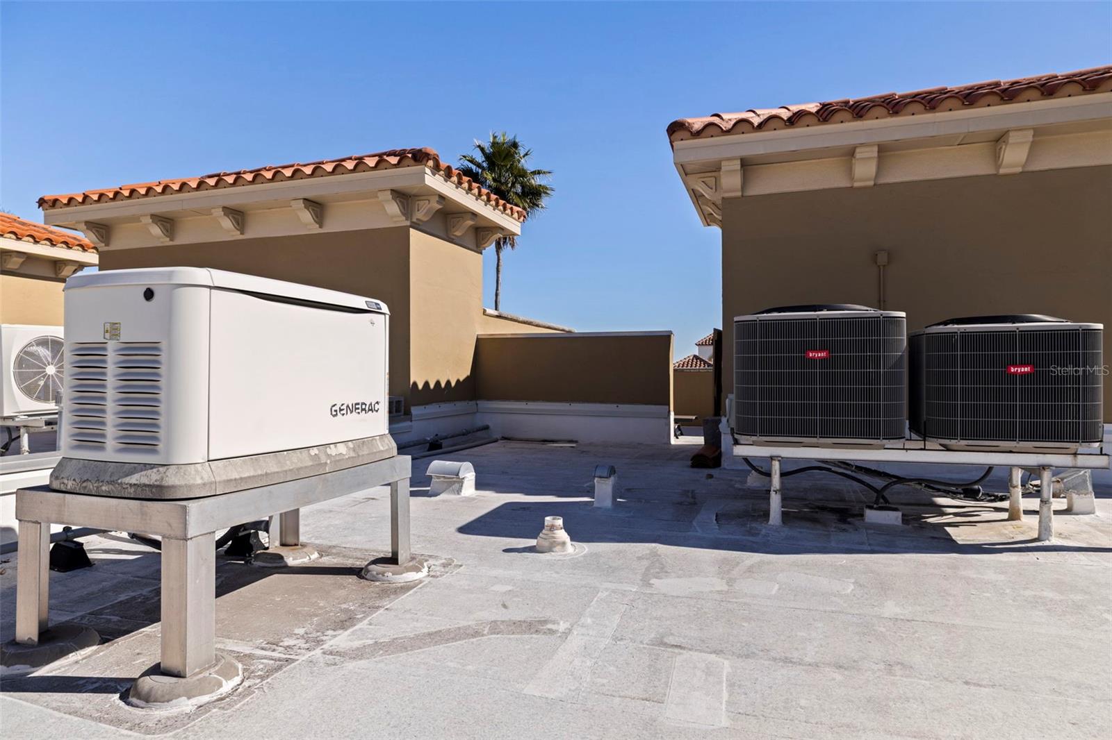 114 E DAVIS BLVD #4