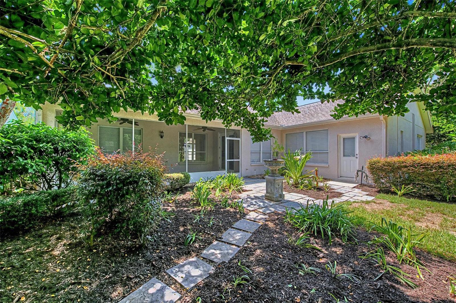 19205 AUTUMN WOODS AVE