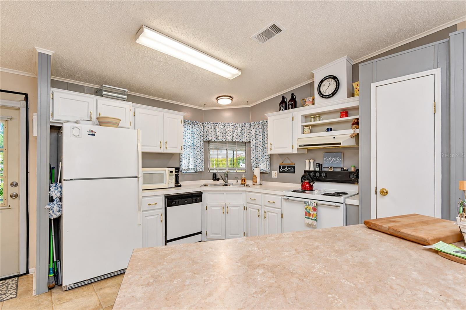 38012 LAWANDA LOOP