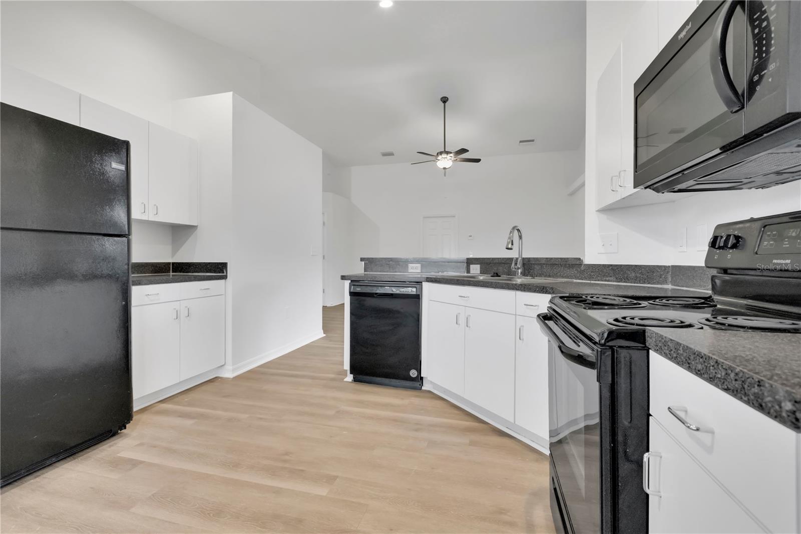 10250 PEOPLES LOOP
