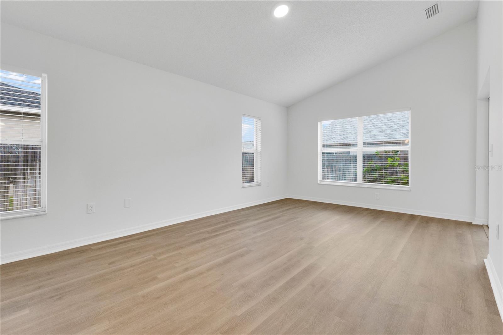 10250 PEOPLES LOOP