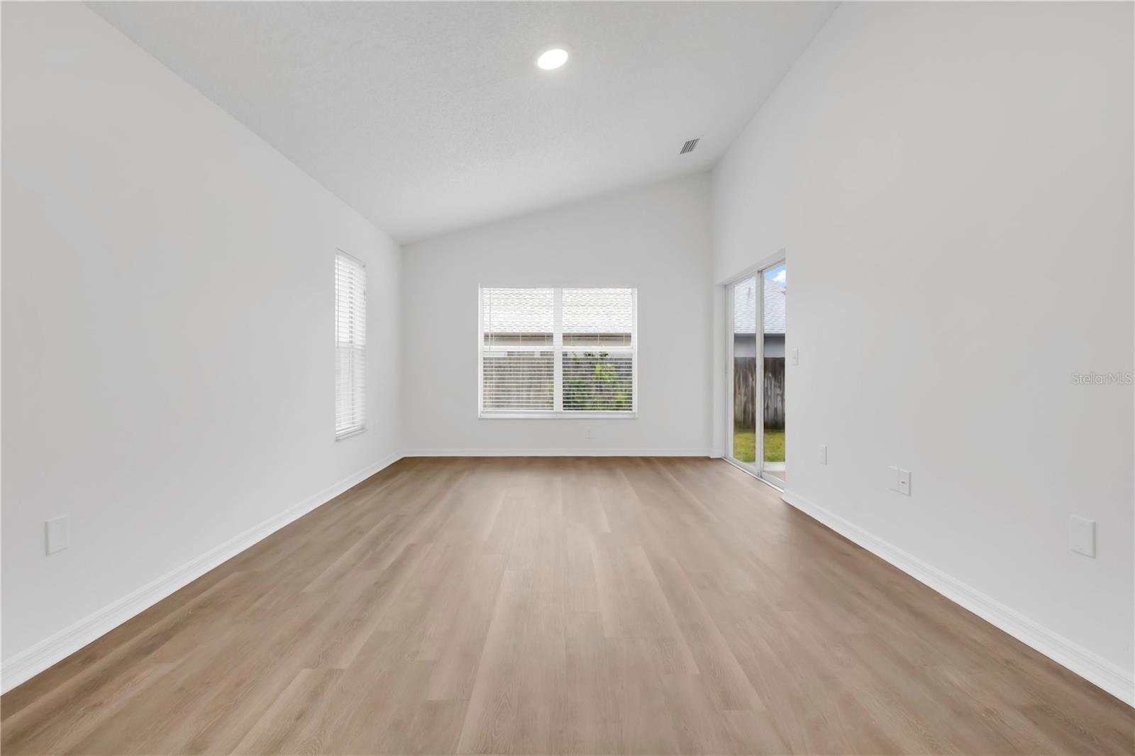 10250 PEOPLES LOOP