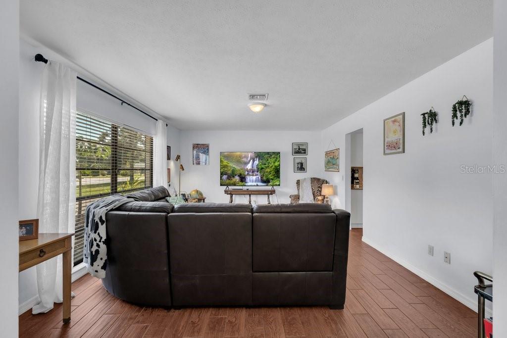 2223 ARCH MCDONALD DR
