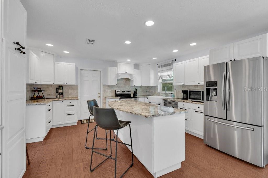 2223 ARCH MCDONALD DR