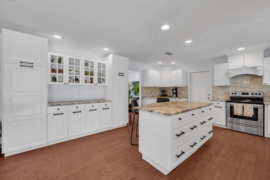 2223 ARCH MCDONALD DR