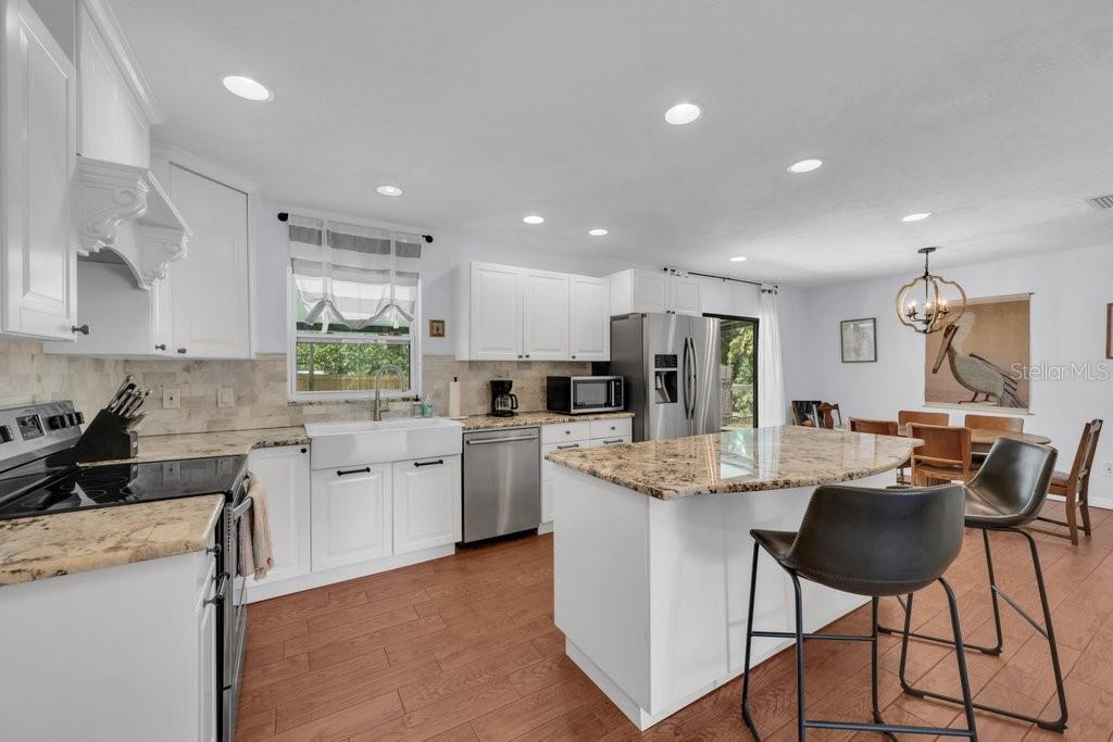 2223 ARCH MCDONALD DR