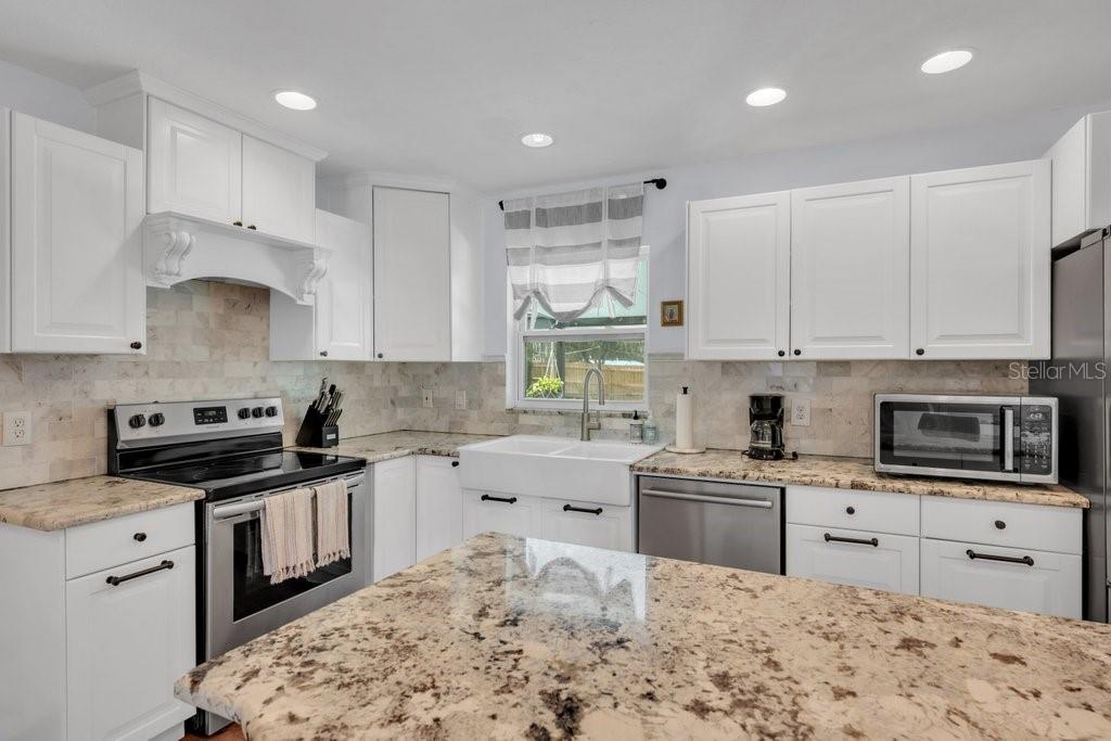 2223 ARCH MCDONALD DR