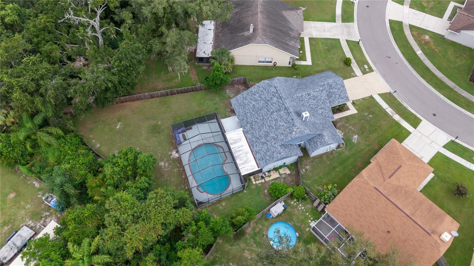2041 SHADOW PINE DR