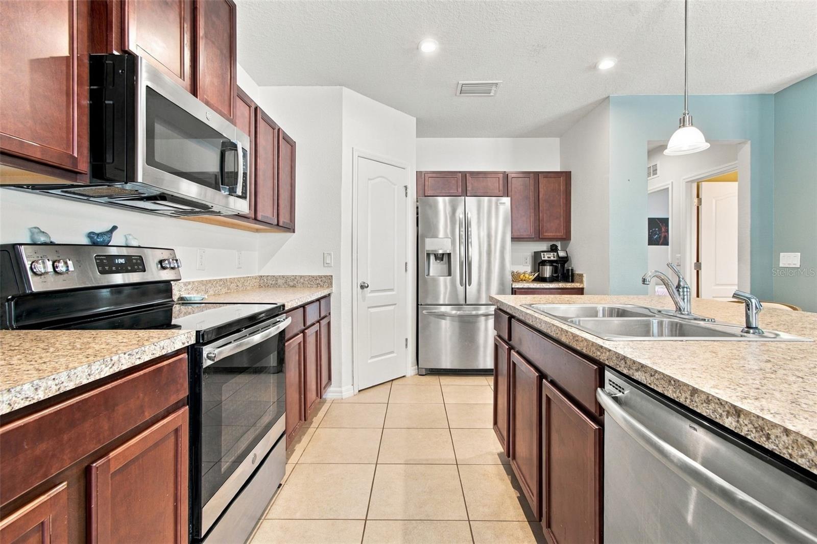 10359 HAWKS LANDING DR