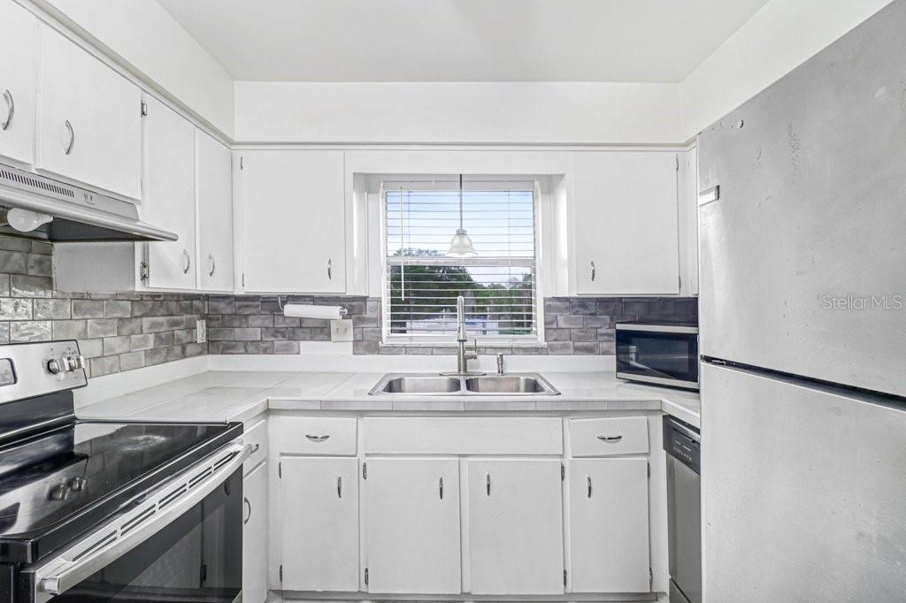 7210 N MANHATTAN AVE #2523