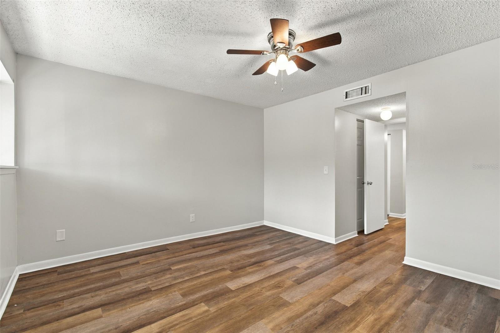 6340 NEWTOWN CIR #40A4