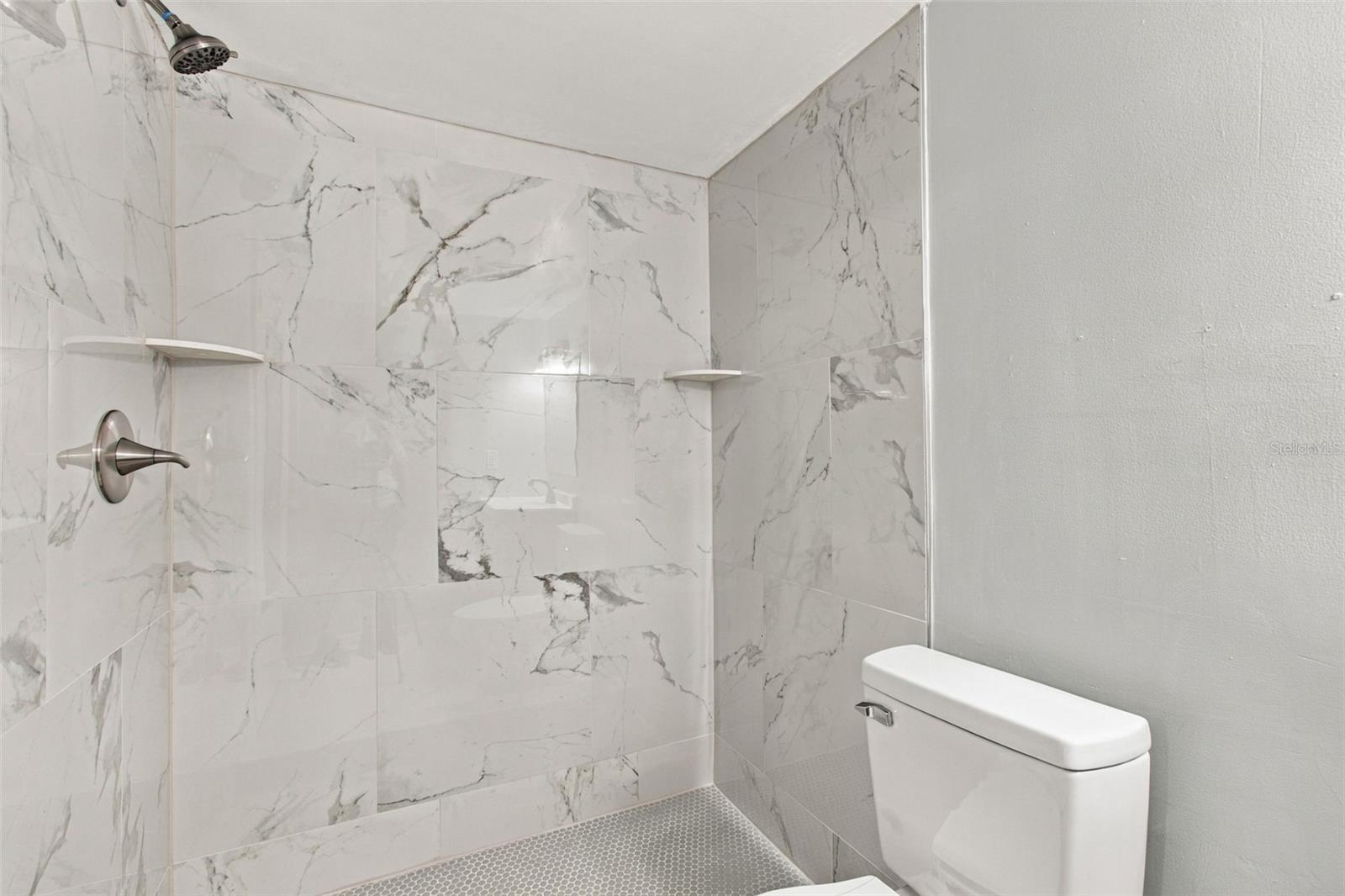 6340 NEWTOWN CIR #40A4