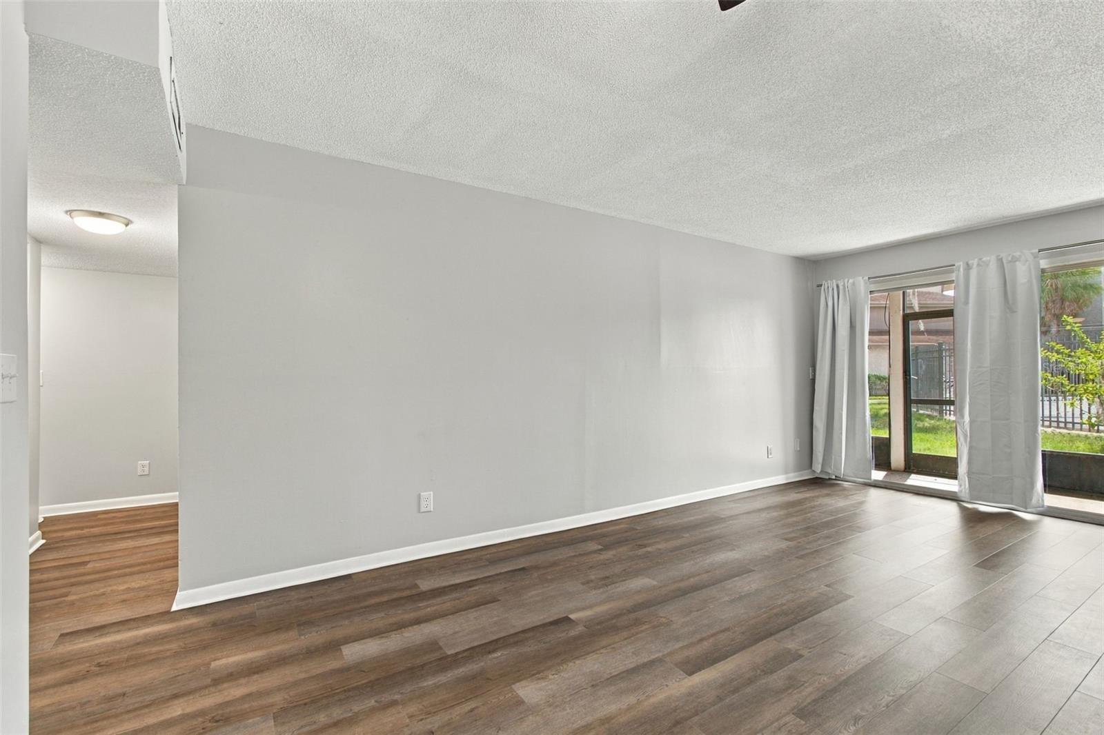 6340 NEWTOWN CIR #40A4