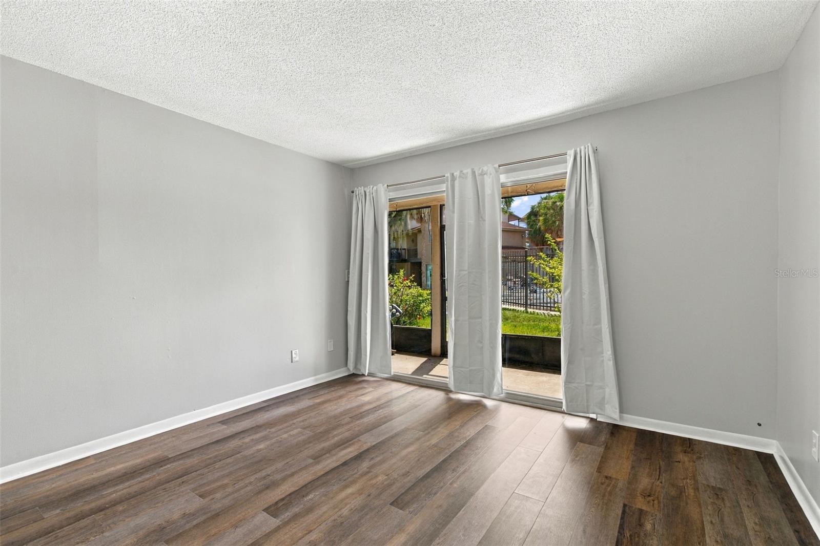 6340 NEWTOWN CIR #40A4