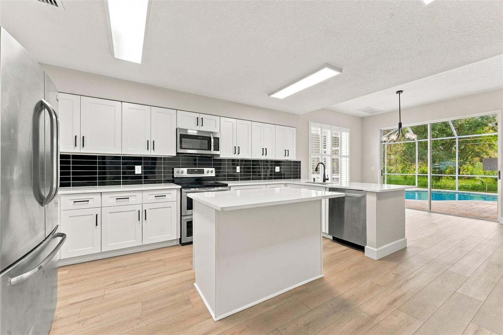 10102 VISTA POINTE DR