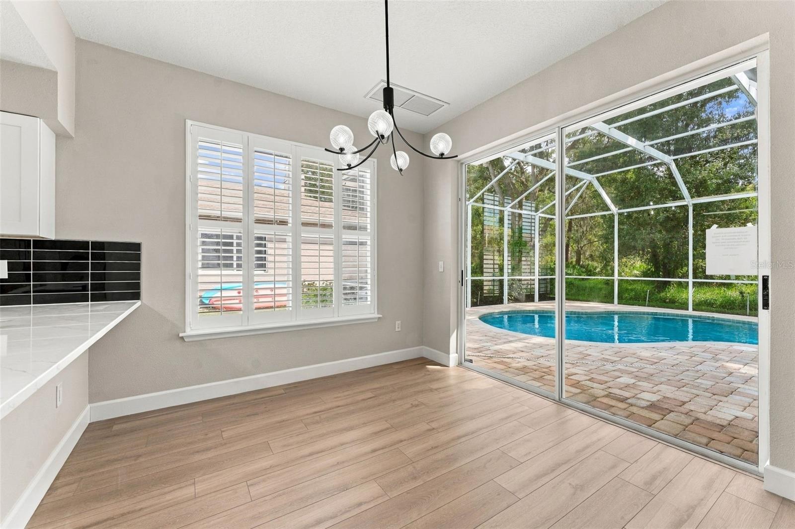 10102 VISTA POINTE DR