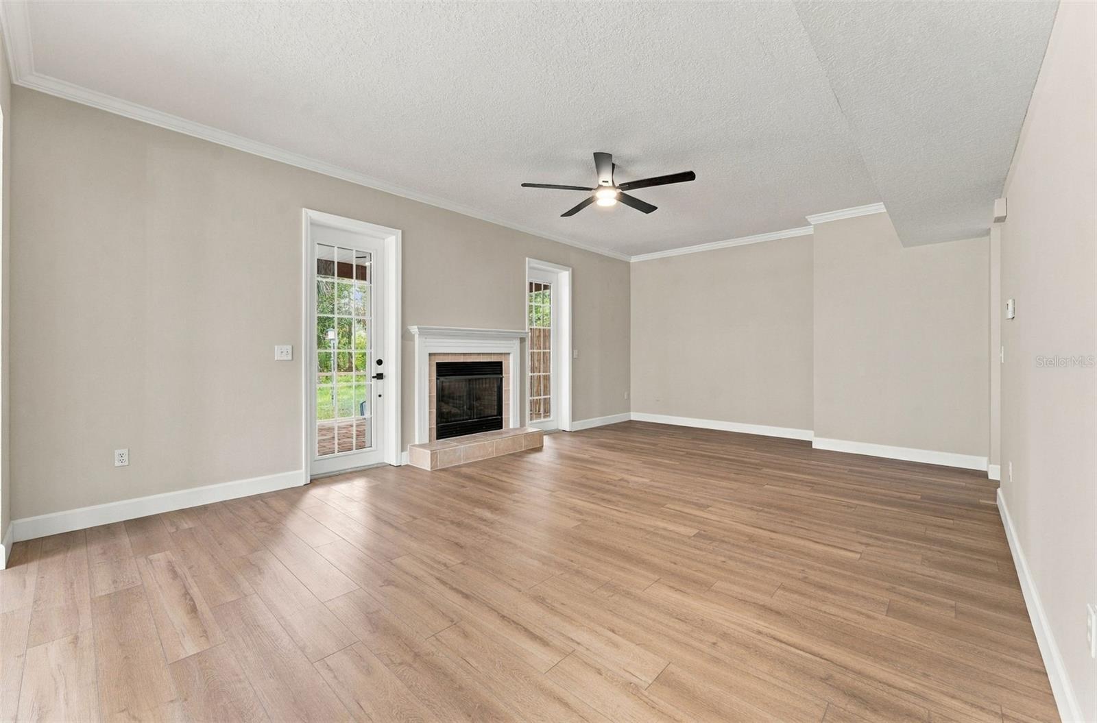 10102 VISTA POINTE DR