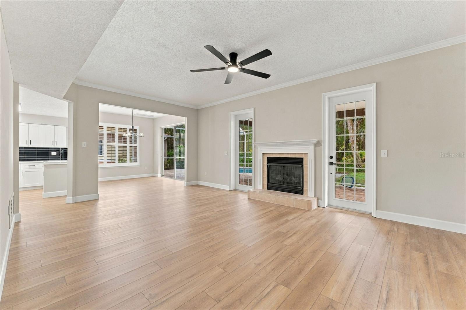 10102 VISTA POINTE DR