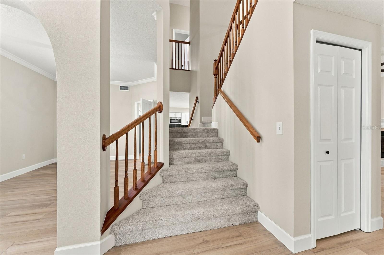 10102 VISTA POINTE DR