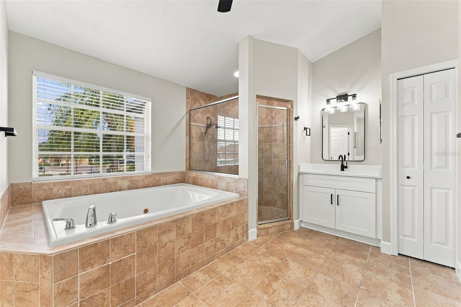 10102 VISTA POINTE DR
